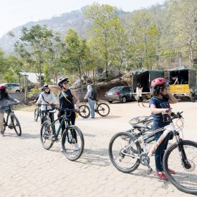 到市郊 Nandi 山區騎單車遊覽，是班加羅爾安全而有特色的行程之一。
