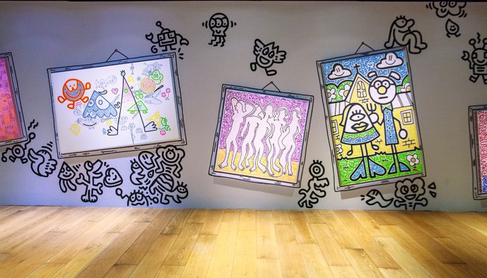 在「Mr Doodle 逆襲蘇富比」展售會中，除掛有Mr. Doodle創作的畫作，他更破格在會場內的牆壁上親手繪上塗鴉，將塗鴉世界由畫作延伸至每個角落，突破傳統畫廊空間。