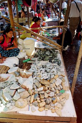 緬甸的玉石市場。