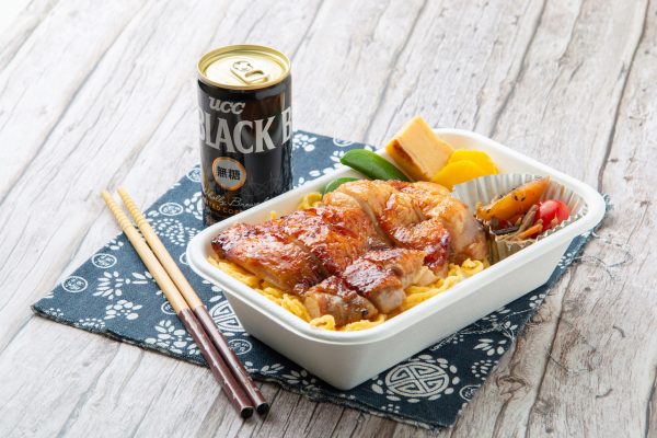 柚子胡椒照燒雞扒便當：和田弁当的食材及料理方式由日本團隊精心設計，確保食物在熱鏈保鮮下保持原汁原味。