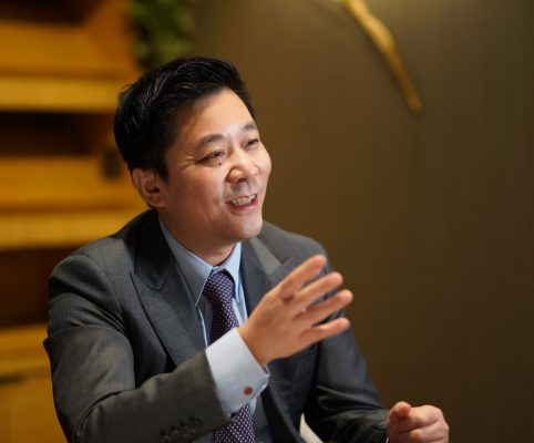東京中央拍賣控股有限公司的創辦人及董事長安藤湘桂。